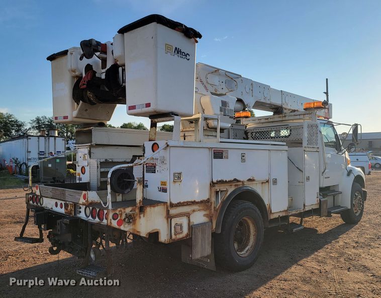 image for item JC9662 2005 Sterling Acterra  bucket truck