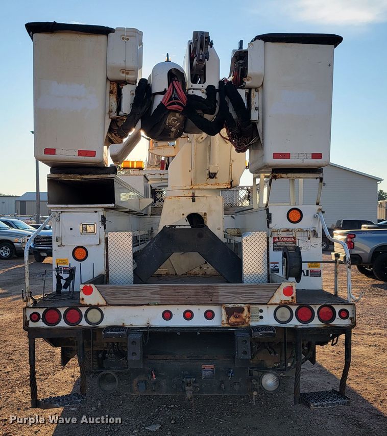 image for item JC9662 2005 Sterling Acterra  bucket truck