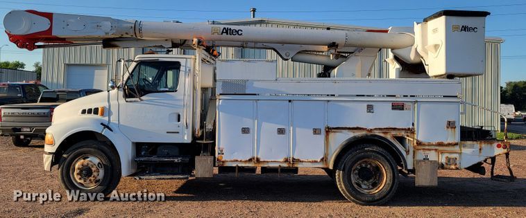 image for item JC9662 2005 Sterling Acterra  bucket truck