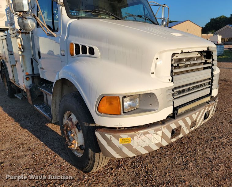 image for item JC9662 2005 Sterling Acterra  bucket truck