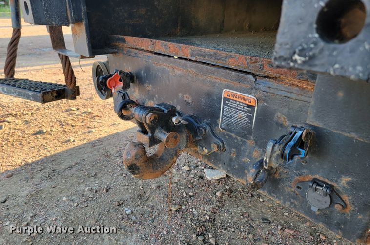 image for item JC9662 2005 Sterling Acterra  bucket truck