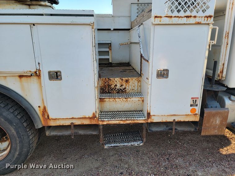 image for item JC9662 2005 Sterling Acterra  bucket truck