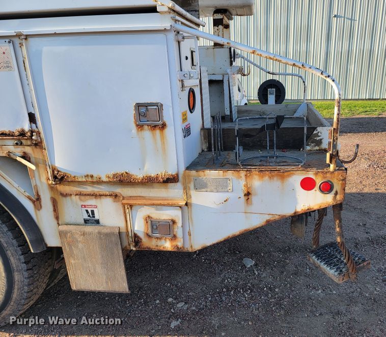 image for item JC9662 2005 Sterling Acterra  bucket truck