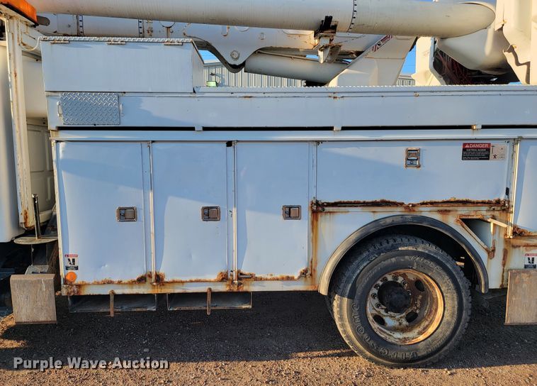 image for item JC9662 2005 Sterling Acterra  bucket truck