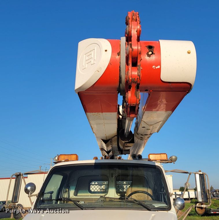 image for item JC9662 2005 Sterling Acterra  bucket truck