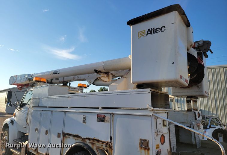 image for item JC9662 2005 Sterling Acterra  bucket truck