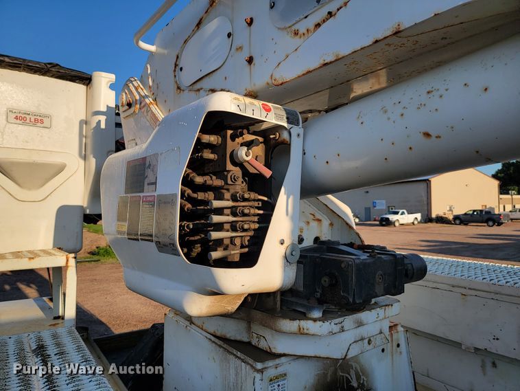 image for item JC9662 2005 Sterling Acterra  bucket truck