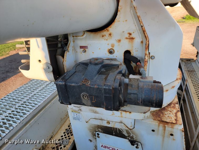 image for item JC9662 2005 Sterling Acterra  bucket truck