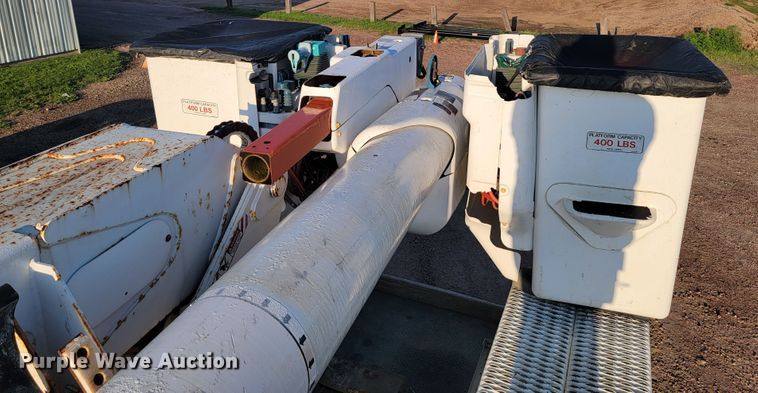 image for item JC9662 2005 Sterling Acterra  bucket truck