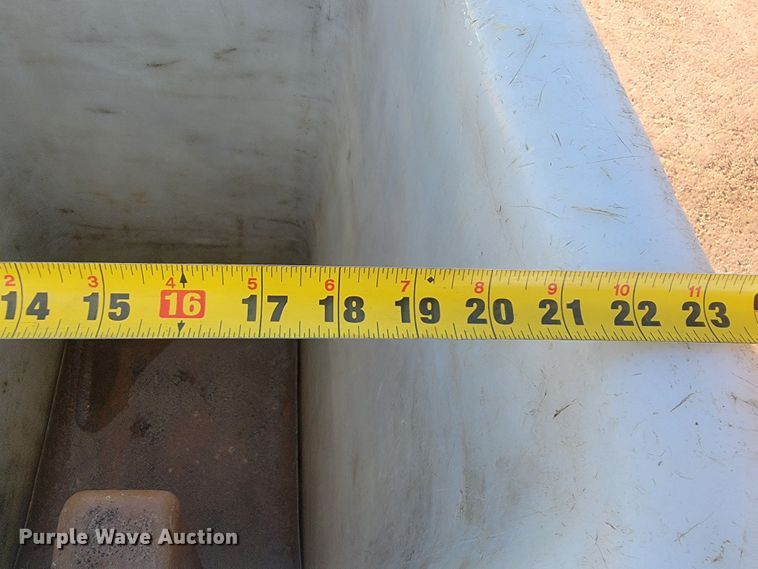 image for item JC9662 2005 Sterling Acterra  bucket truck