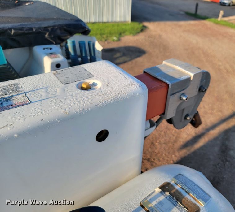 image for item JC9662 2005 Sterling Acterra  bucket truck