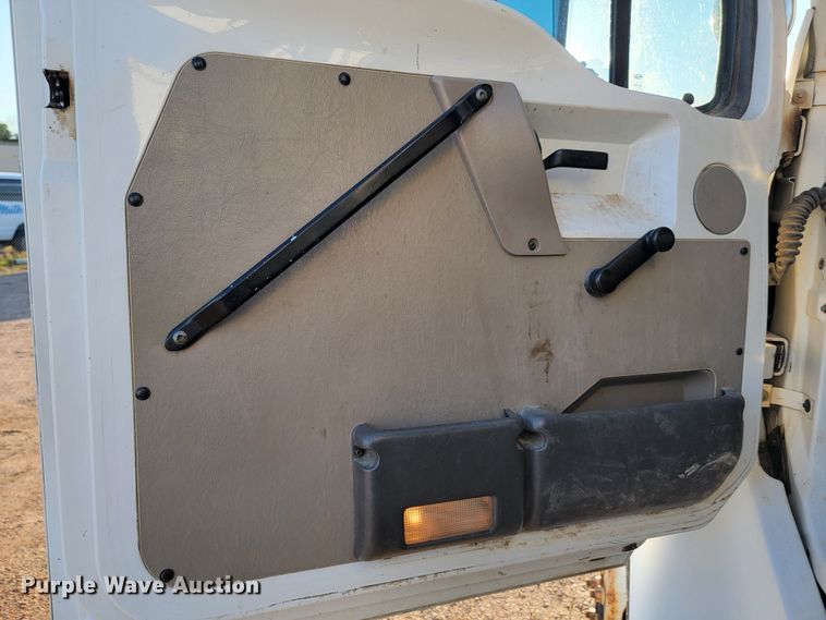 image for item JC9662 2005 Sterling Acterra  bucket truck