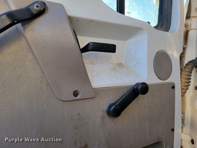 image for item JC9662 2005 Sterling Acterra  bucket truck