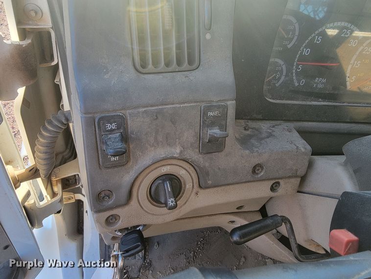 image for item JC9662 2005 Sterling Acterra  bucket truck