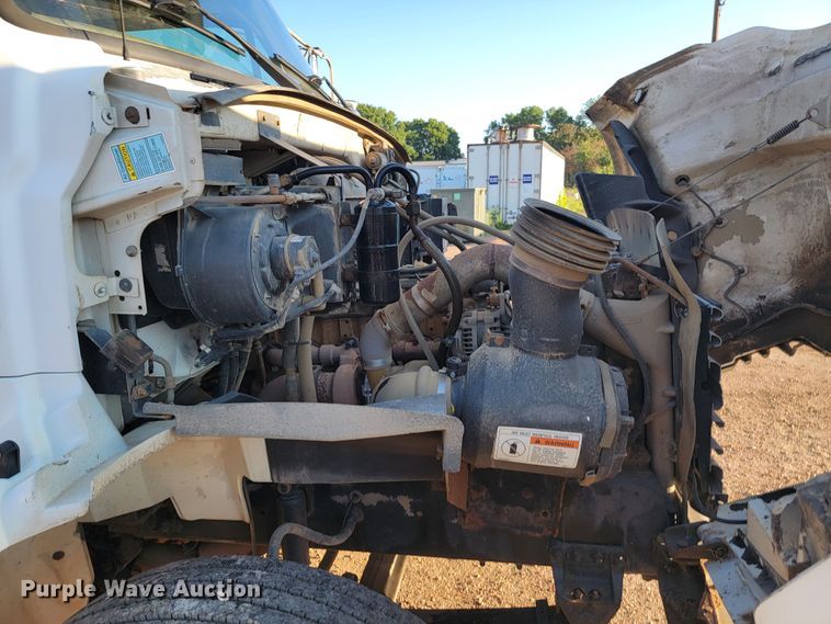 image for item JC9662 2005 Sterling Acterra  bucket truck