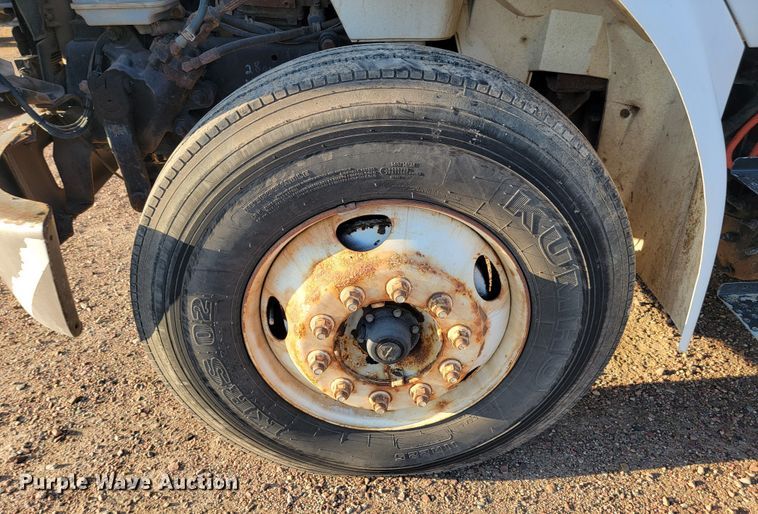 image for item JC9662 2005 Sterling Acterra  bucket truck