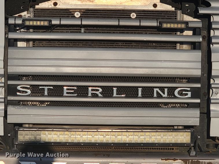 image for item JC9662 2005 Sterling Acterra  bucket truck