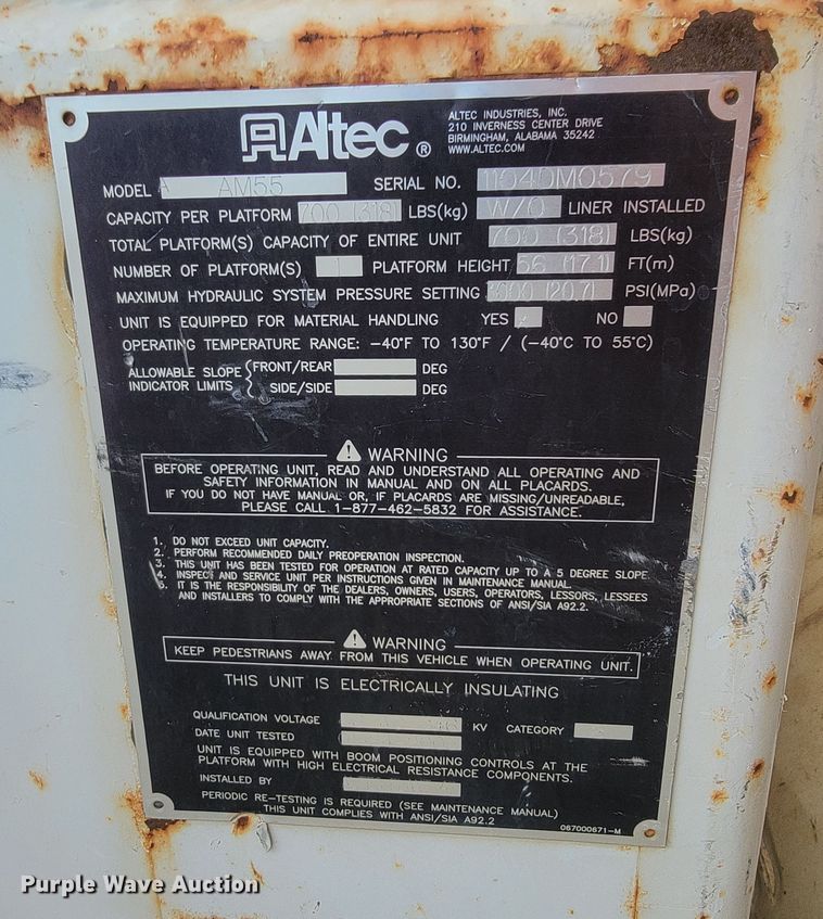 image for item JC9662 2005 Sterling Acterra  bucket truck