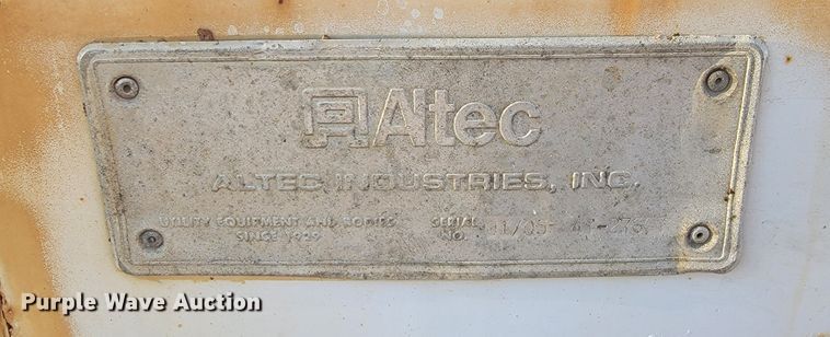 image for item JC9662 2005 Sterling Acterra  bucket truck