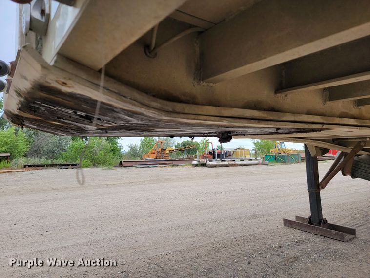 image for item JC9663 1985 Ravens  flatbed trailer