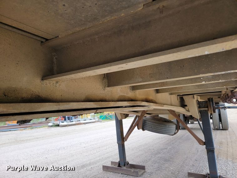 image for item JC9663 1985 Ravens  flatbed trailer