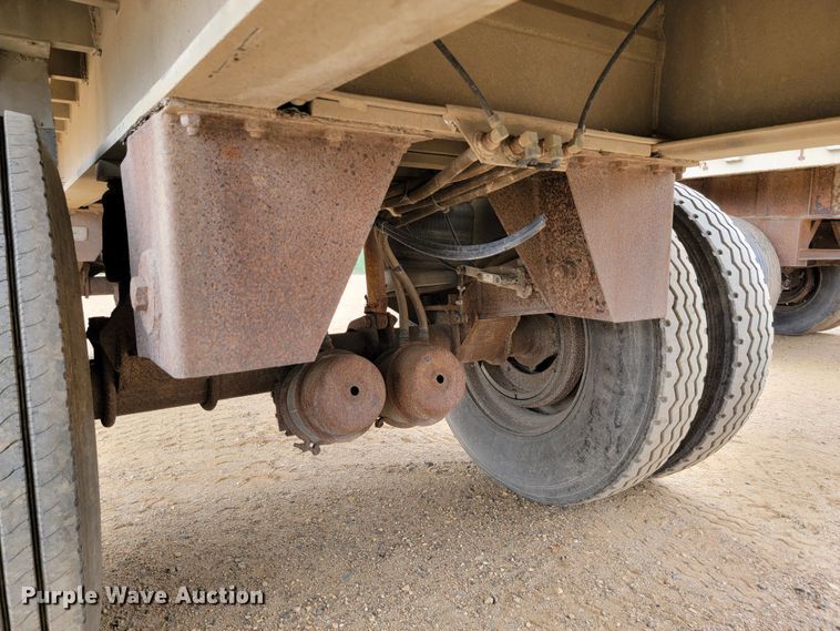 image for item JC9663 1985 Ravens  flatbed trailer