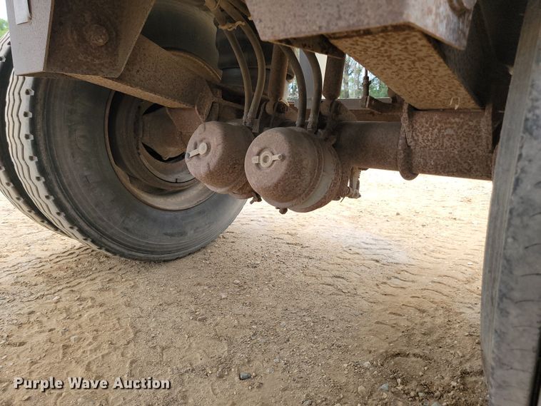 image for item JC9663 1985 Ravens  flatbed trailer