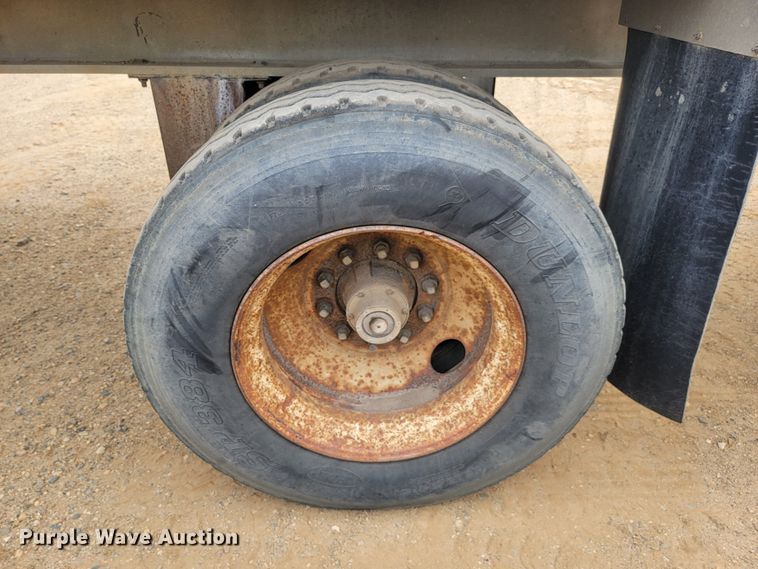 image for item JC9663 1985 Ravens  flatbed trailer