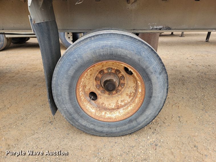 image for item JC9663 1985 Ravens  flatbed trailer