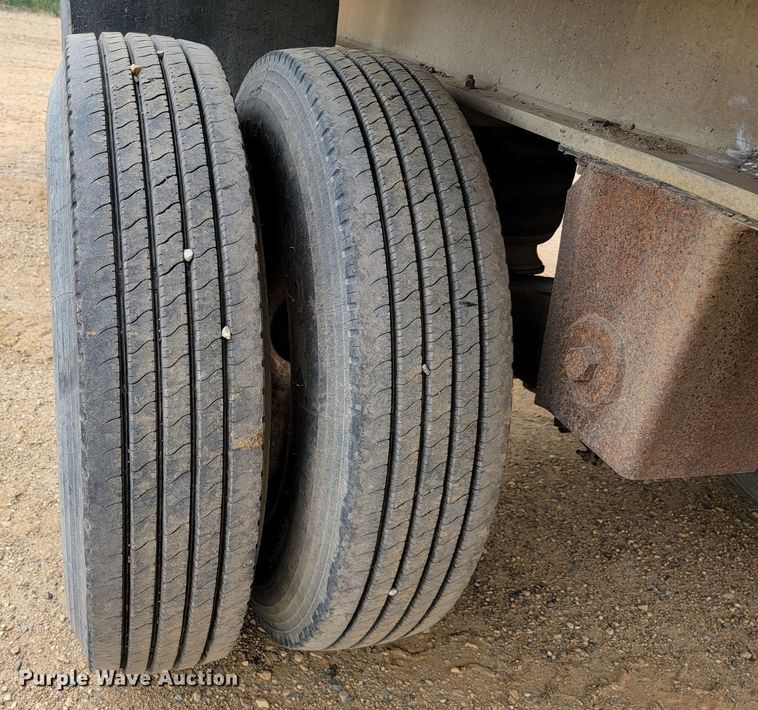 image for item JC9663 1985 Ravens  flatbed trailer