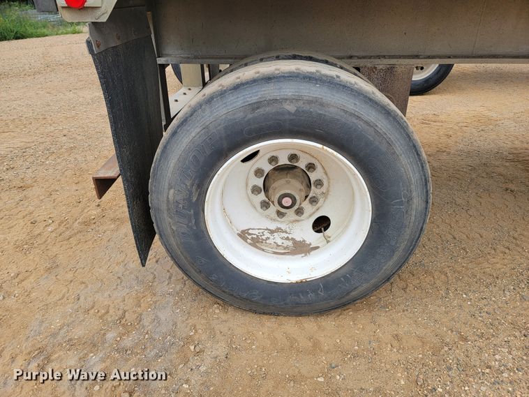 image for item JC9663 1985 Ravens  flatbed trailer