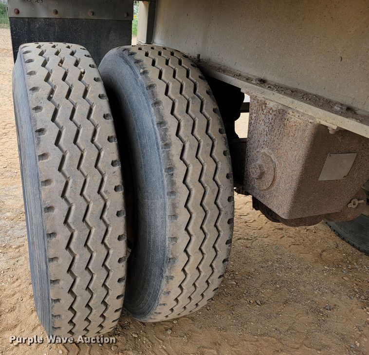 image for item JC9663 1985 Ravens  flatbed trailer