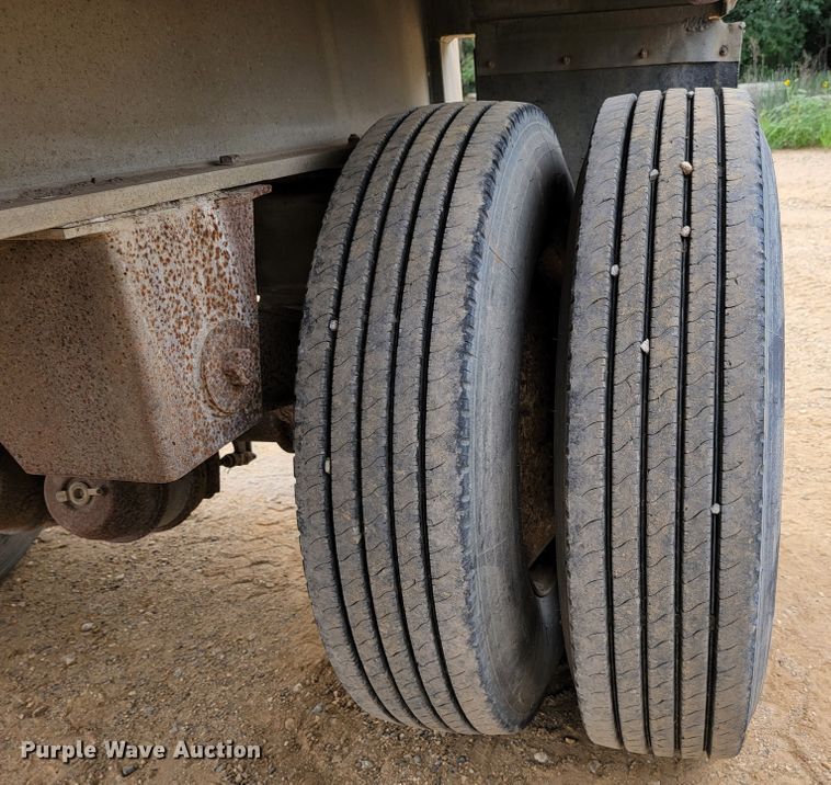 image for item JC9663 1985 Ravens  flatbed trailer