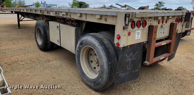 image for item JC9664 1994 Wilson Road Brute CF-900  flatbed trailer