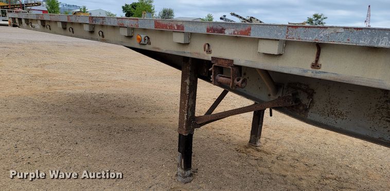 image for item JC9664 1994 Wilson Road Brute CF-900  flatbed trailer