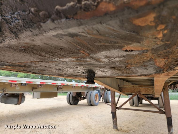 image for item JC9664 1994 Wilson Road Brute CF-900  flatbed trailer