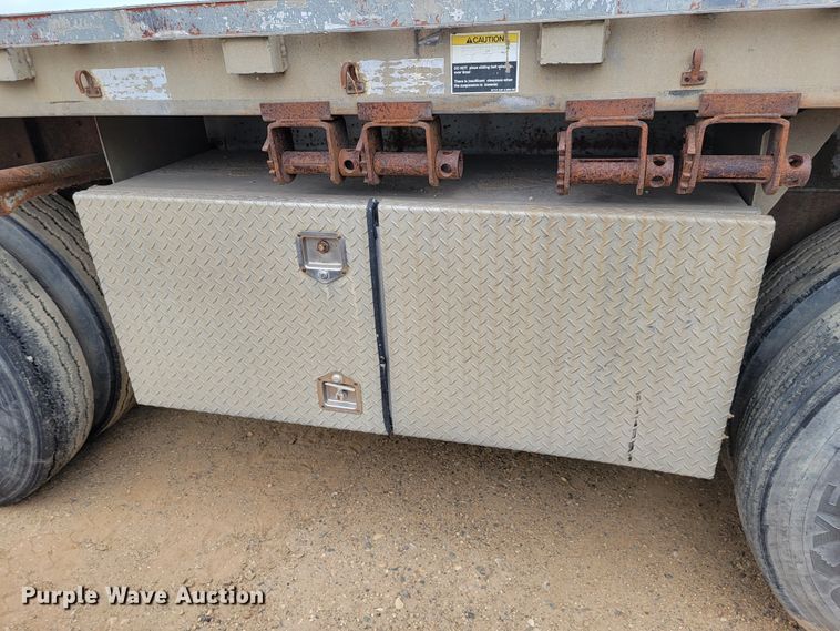 image for item JC9664 1994 Wilson Road Brute CF-900  flatbed trailer