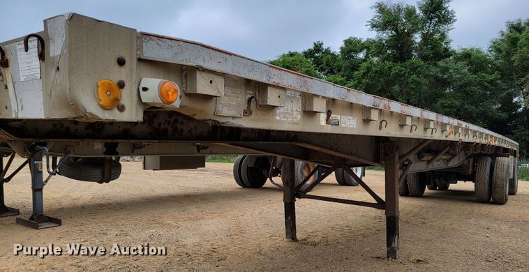image for item JC9664 1994 Wilson Road Brute CF-900  flatbed trailer