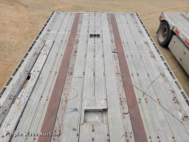 image for item JC9664 1994 Wilson Road Brute CF-900  flatbed trailer