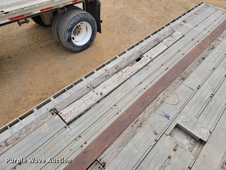 image for item JC9664 1994 Wilson Road Brute CF-900  flatbed trailer