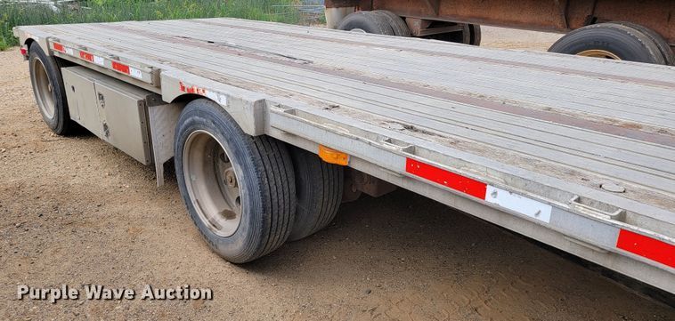 image for item JC9665 2001 Transcraft D-Eagle W2  drop deck equipment trailer