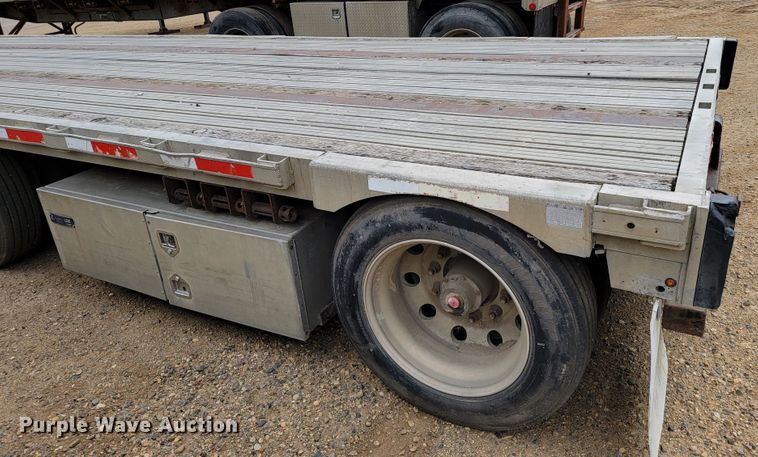 image for item JC9665 2001 Transcraft D-Eagle W2  drop deck equipment trailer