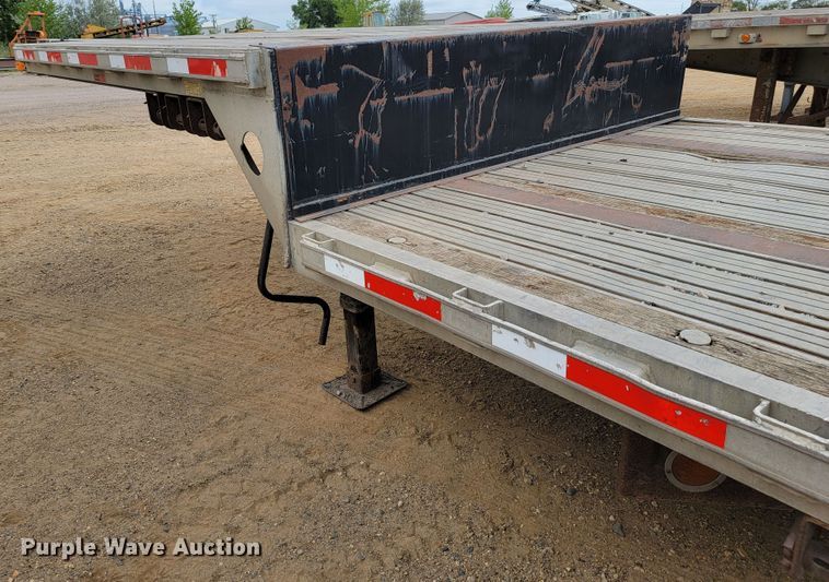 image for item JC9665 2001 Transcraft D-Eagle W2  drop deck equipment trailer