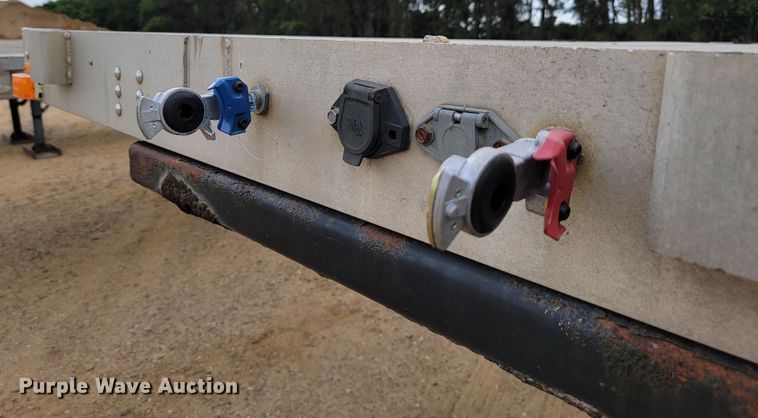 image for item JC9665 2001 Transcraft D-Eagle W2  drop deck equipment trailer