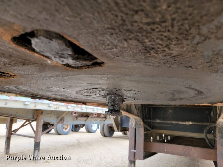 image for item JC9665 2001 Transcraft D-Eagle W2  drop deck equipment trailer