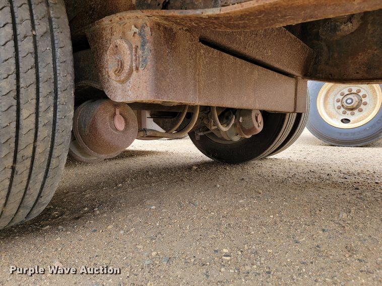 image for item JC9665 2001 Transcraft D-Eagle W2  drop deck equipment trailer