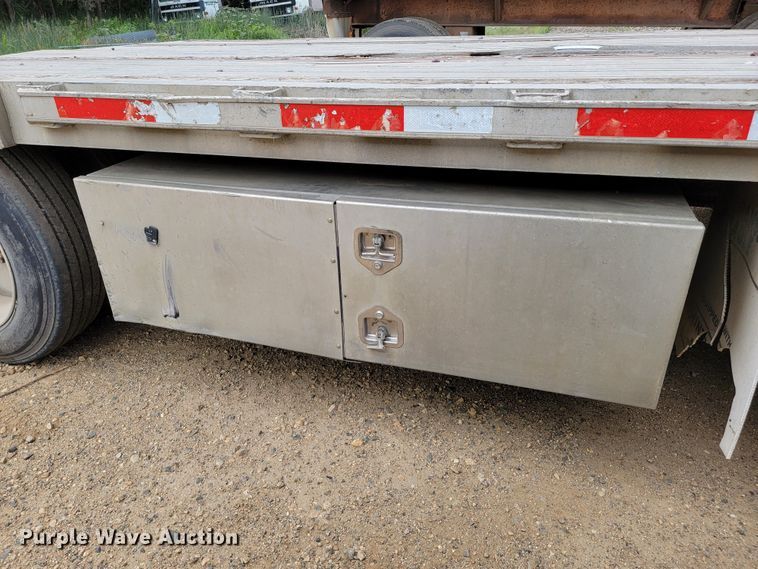 image for item JC9665 2001 Transcraft D-Eagle W2  drop deck equipment trailer