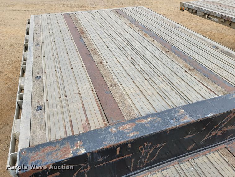 image for item JC9665 2001 Transcraft D-Eagle W2  drop deck equipment trailer