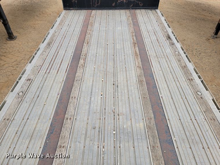 image for item JC9665 2001 Transcraft D-Eagle W2  drop deck equipment trailer