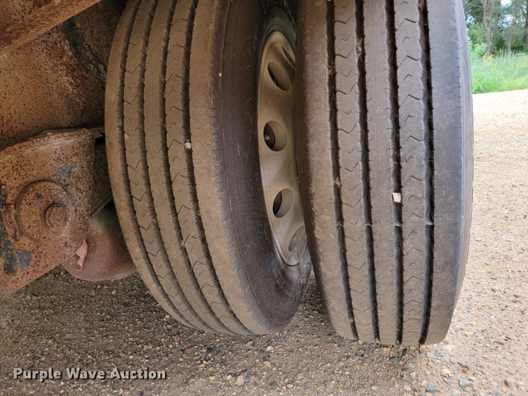 image for item JC9665 2001 Transcraft D-Eagle W2  drop deck equipment trailer